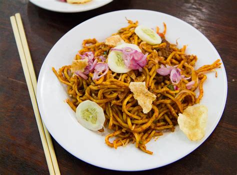  Mie Aceh? Spicy Noodles That Will Make Your Taste Buds Sing With Joy!