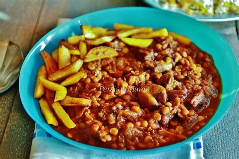 Gheymeh! A Hearty and Aromatic Stew Packed with Flavorful Lamb and Tangy Dried Limestones